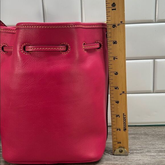 2527 Dooney & Bourke pink Florentine bucket bag 20445502527 - Picture 8 of 14